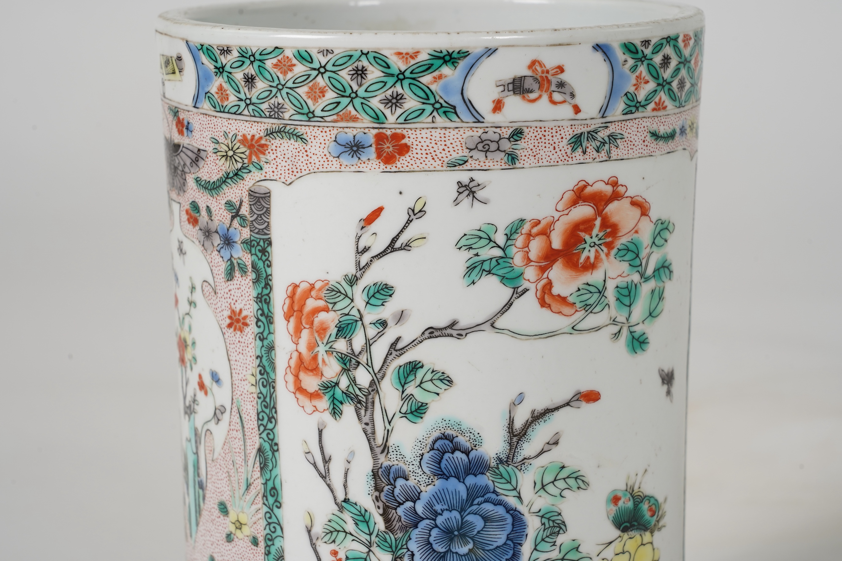 A Chinese famille verte brushpot, late 19th/early 20th century